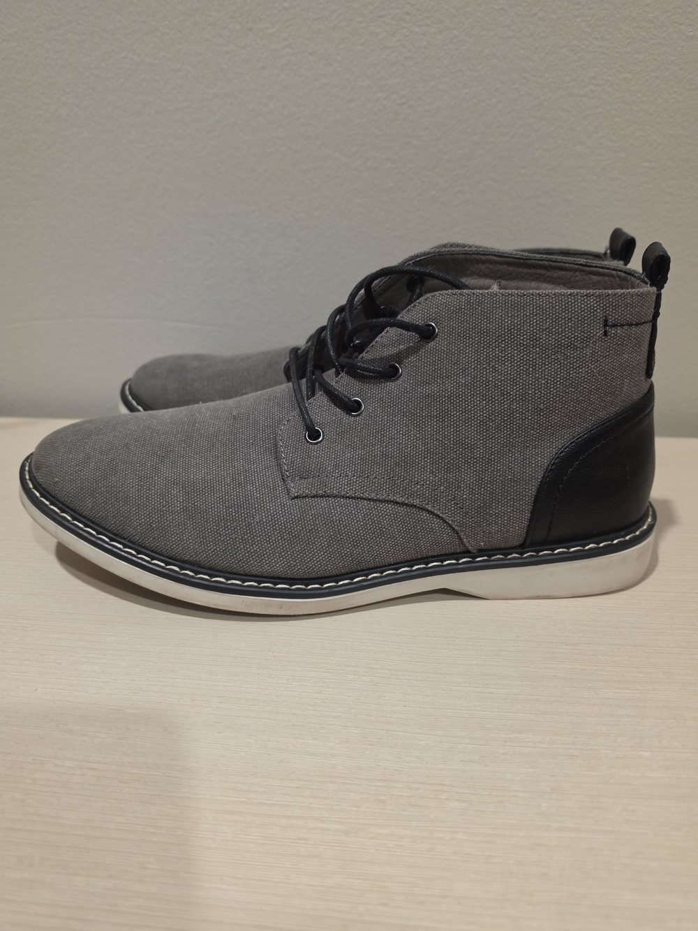 London Fog Belmont Mens Gray Canvas Chukka Boots Shoes Size 10.5 M